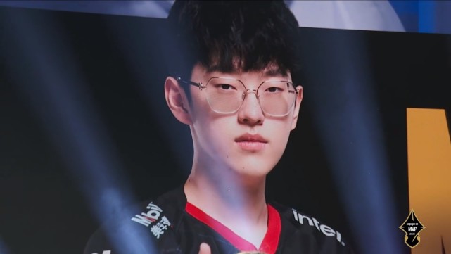 防线默契与 防线默契与