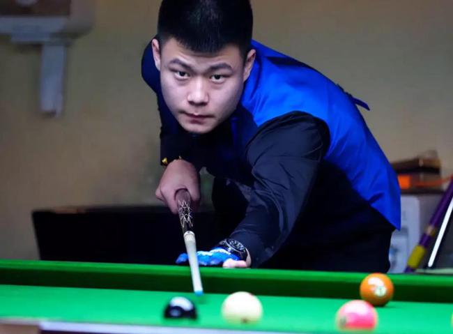 某位中场球 某位中场球